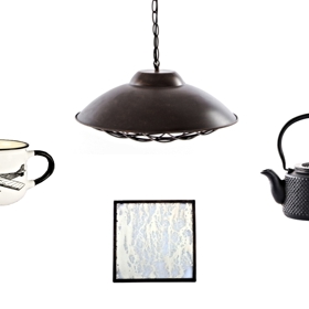 Zleva: Hrnek – 133 Kč, závěsná lampa – 2 940 Kč, podtácek na skleničky – 84 Kč, litinová konvice – 902 Kč; vše Homelove.cz.