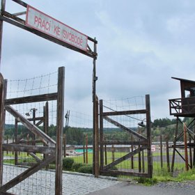 Komunismus se neštítil ublížit ani dětem