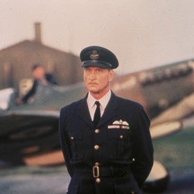 Jediný vážný film pánů Svěráků, kteří tímto snímkem chtěli vzdát hold hrdinům RAF