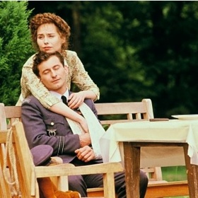 Podle svěráku bys scénář a námět ukraden a použit ve filmu Pearl Harbor