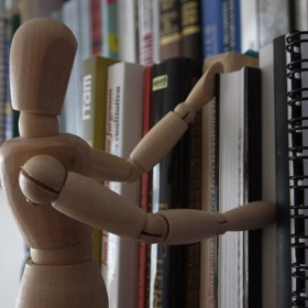 Neodkládejte důležitý úkol. Čím déle náročný úkon odkládáte, tím těžší je, přinutit se ho udělat.