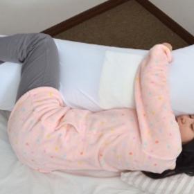 V ložnici pravidelně větrejte. Ideální teplota pro spánek je kolem 17 stupňů. 