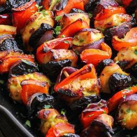 Výtečná je kombinace masa a švestek.