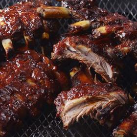 Žebírka v coca-cole vás mile překvapí svou chutí a navíc se budou doslova rozpadat v ústech.