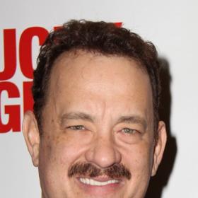 Tom Hanks je vzdáleně příbuzný se samotným prezidentem Spojených států Abrahamem Lincolnem.