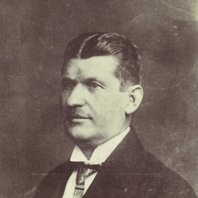 Zlínský rodák se dokázal vlastními silami vypracovat z malé ševcovské dílny do čela celosvětově úspěšné společnosti.