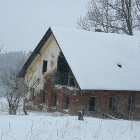 Poblíž obce Čachrov na jihu Čech se nachází statek Christhof, česky Pohádka.