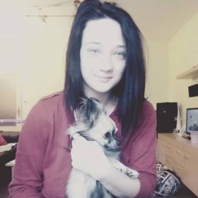 Zpěvačka před svou růžovou proměnou