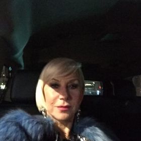 Dokonale elegantní herečka, které by nikdo přes sedmdesát nehádal