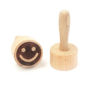 Děti mohou do sušenek obtisknout nejrůznější razítka