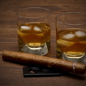 Někteří lidé se prý dožívají vysokého věku díky pravidelné konzumaci kvalitní whisky