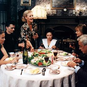 V Hříchy pro diváku detektivek spolu s Markem Roncem, Jiřinou Jiráskovou, Simonou Vrbickou a Josefem Vinklářem.