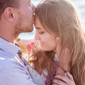 Žádný vztah nevydrží, pokud se ti dva čas od času neuvidí. Počítejte s tím a snažte se vídat minimálně jednou za měsíc.