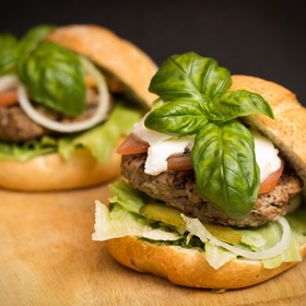 Obložené housky nezapomeňte dát do chladicího boxu.