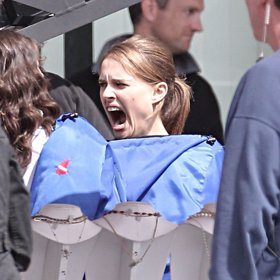 Někdy celebrity vypadají při zívání opravdu směšně