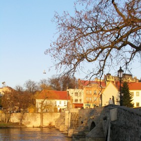Písek.