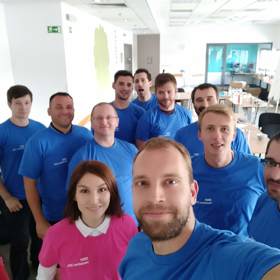 Účastníci si hackathon užili