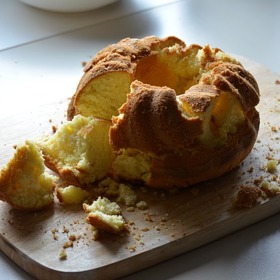 Takhle to dopadá, když neumíte vyklopit bábovku z formy