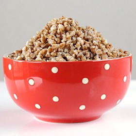 Pohanková kaše s medem potěší i ty nejmenší.