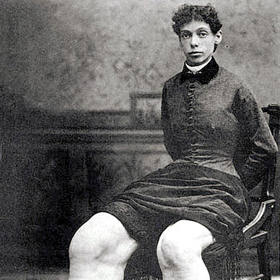 Pro některé byla zrůdou.