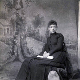 Díky své abnormalitě vydělávala slušné peníze.