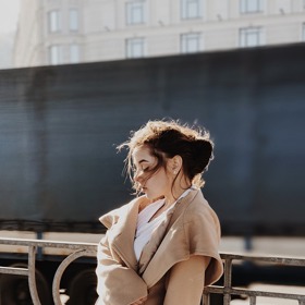 Elegantní kabát by neměl chybět v žádném šatníku.