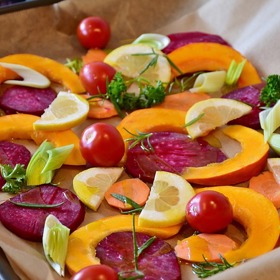 Vyzkoušejte třeba pečenou řepu a dýni, je to pochoutka.