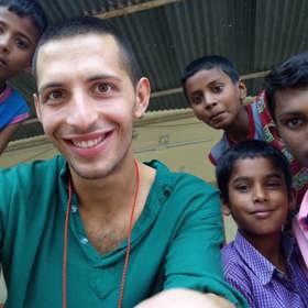 Děti učí řádu a evropským zvykům — především v oblasti hygieny a ekologie