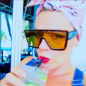 Debutovala v roce 2000, a to albem Can’t Take Me Home.