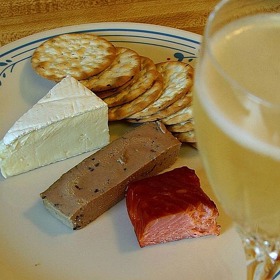 Paštika, hermelín nebo třeba uzeniny nejsou po těhotné ženy vhodné vůbec.