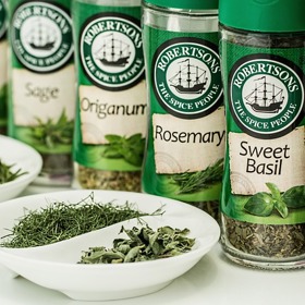 Které bylinky můžete v těhotenství konzumovat? Podívejte se na seznam.