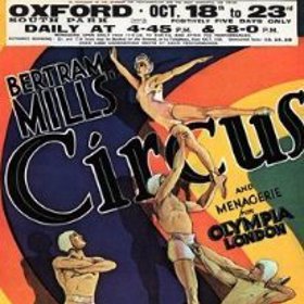 Cirkusové akrobatky byly v kurzu.