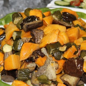 Salát z dýně je velmi chutný, zdravý a dietní.