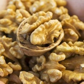 Ořechy dětem do pusy nepatří