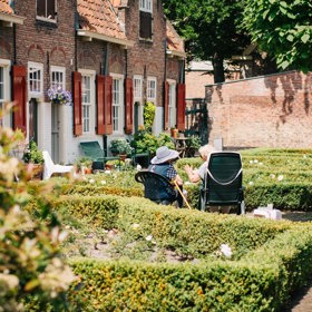 A od dvaceti let spolu žili šťastně až do smrti.