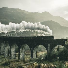 Cestování vlakem má svou atmosféru.