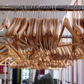 Hlavně mít dostatek ramínek.