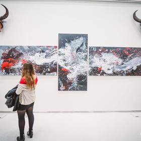 Výstavy Julie mívají originální podtext