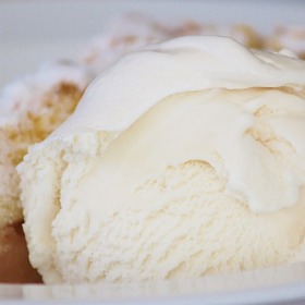 Domácí ruská zmrzlina je snadná a velmi chutná.