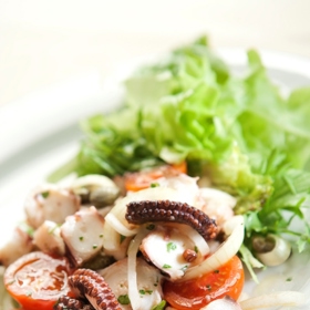 Grilovaná chobotnice patří mezi největší hitovky.