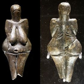 Věstonická venuše - symbol plodnosti a zdraví.