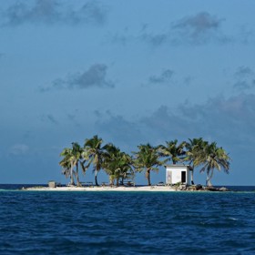 4. Placencia, Belize. Alespoň jednoho diskomfortu bude trosečník na tomto pustém ostrůvku ušetřen.