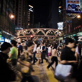 Na rušné ulici si ani toho, že vám zmizela peněženka, všimnout nemusíte.