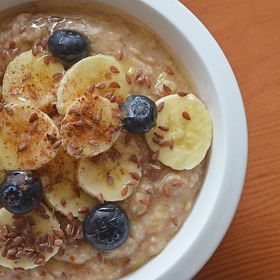 Zdravá veganská snídaně.