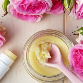 Bambucké máslo je pro něj základem.