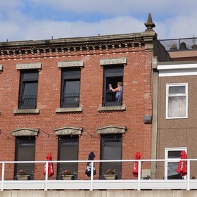 K mytí oken musí být správné počasí.