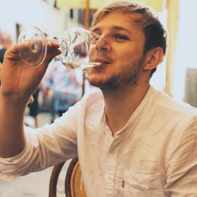 Thom má rád dobré víno