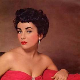 Otec rodinu opustil kvůli krásné Elizabeth Taylor.
