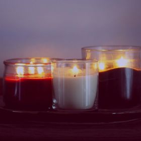 Vonné svíčky vám zahalí byt do pravé podzimní atmosféry.