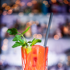 Do drinků lze přidat například i heřmánek nebo bazalku a chuť je neskutečně